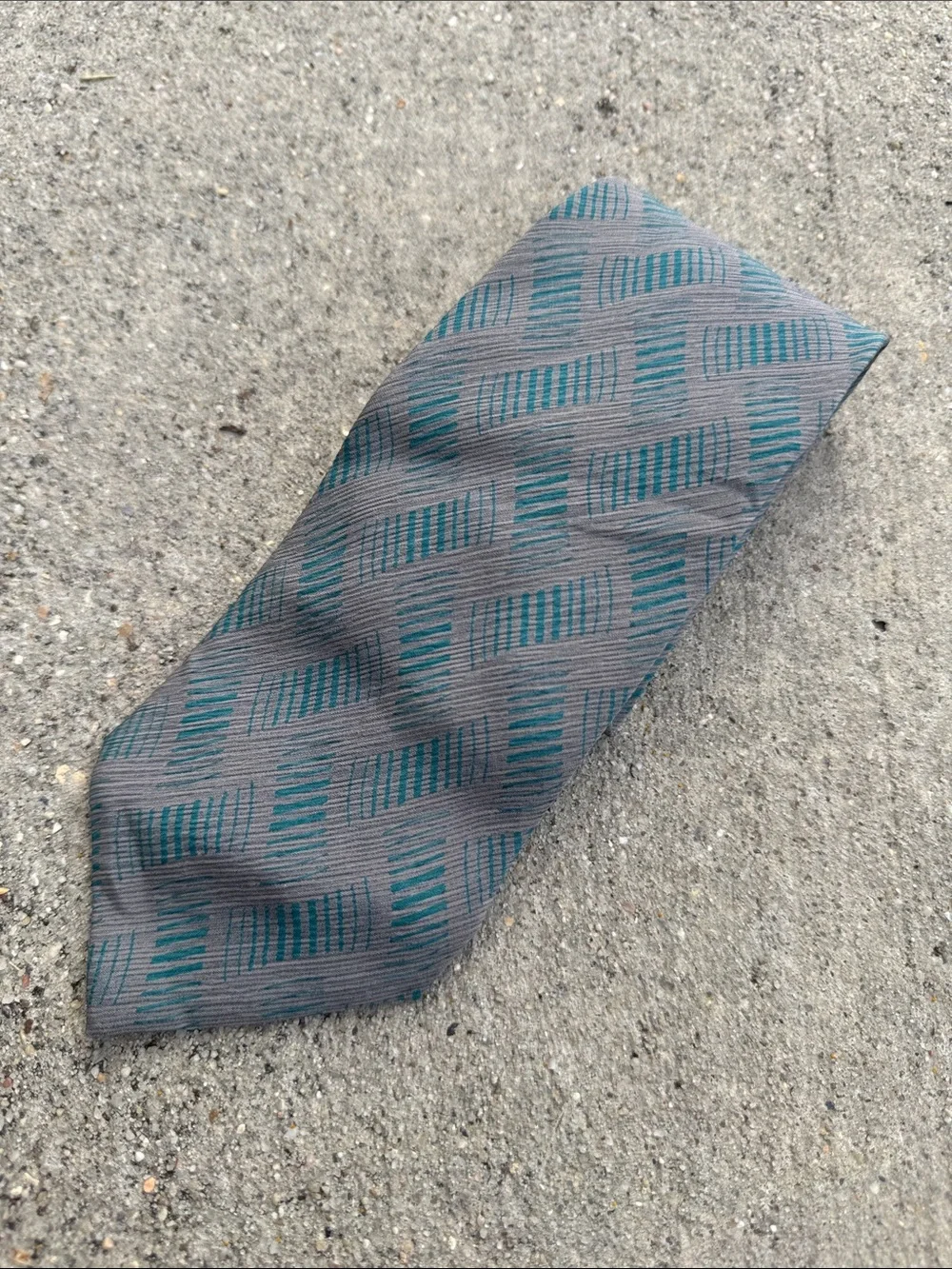 VTG Giorgio Armani Gray Tie with Teal Geometric Pattern - Made In Italy